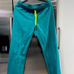 Wear Figs M Livingston scrub pants